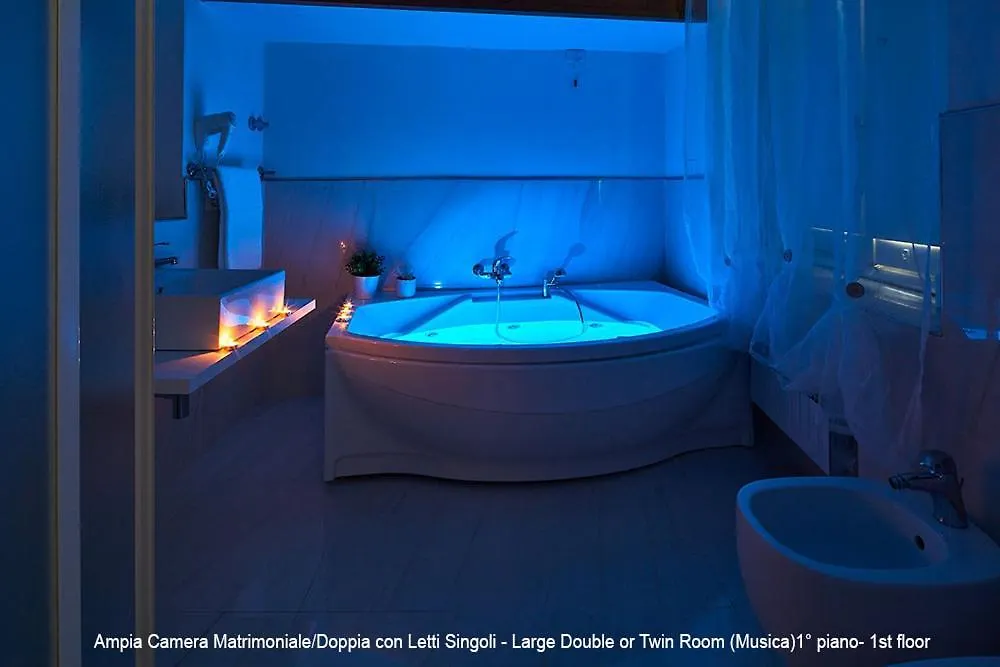 B&B 52Cento Arezzo 3*,  Italy